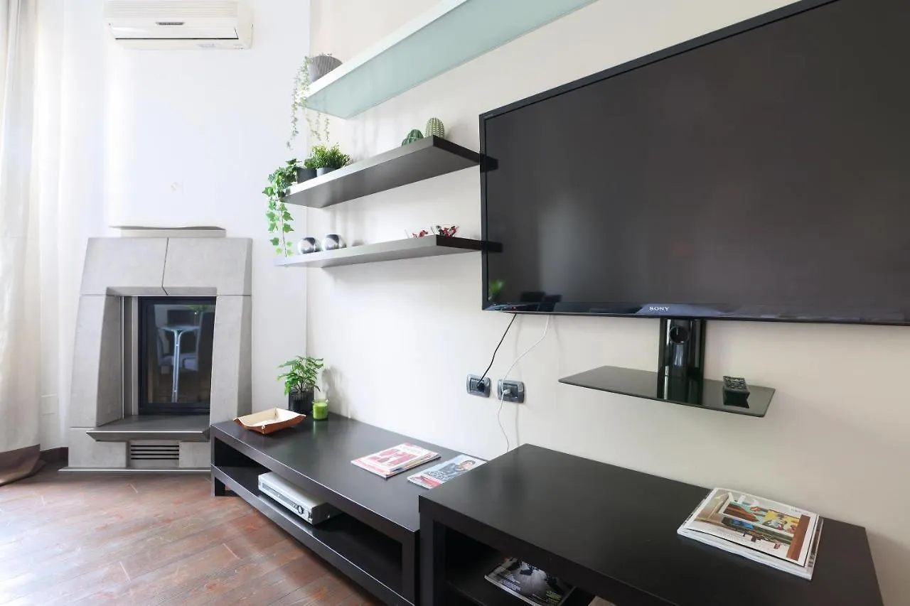 Elegant Apartment In Porta Romana - Tiraboschi Milan Italy